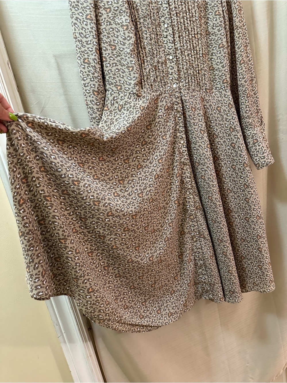 Nanette Lepore Leopard Print Midi Dress Pleated Button Front Flowy Neutral - Picture 5 of 9